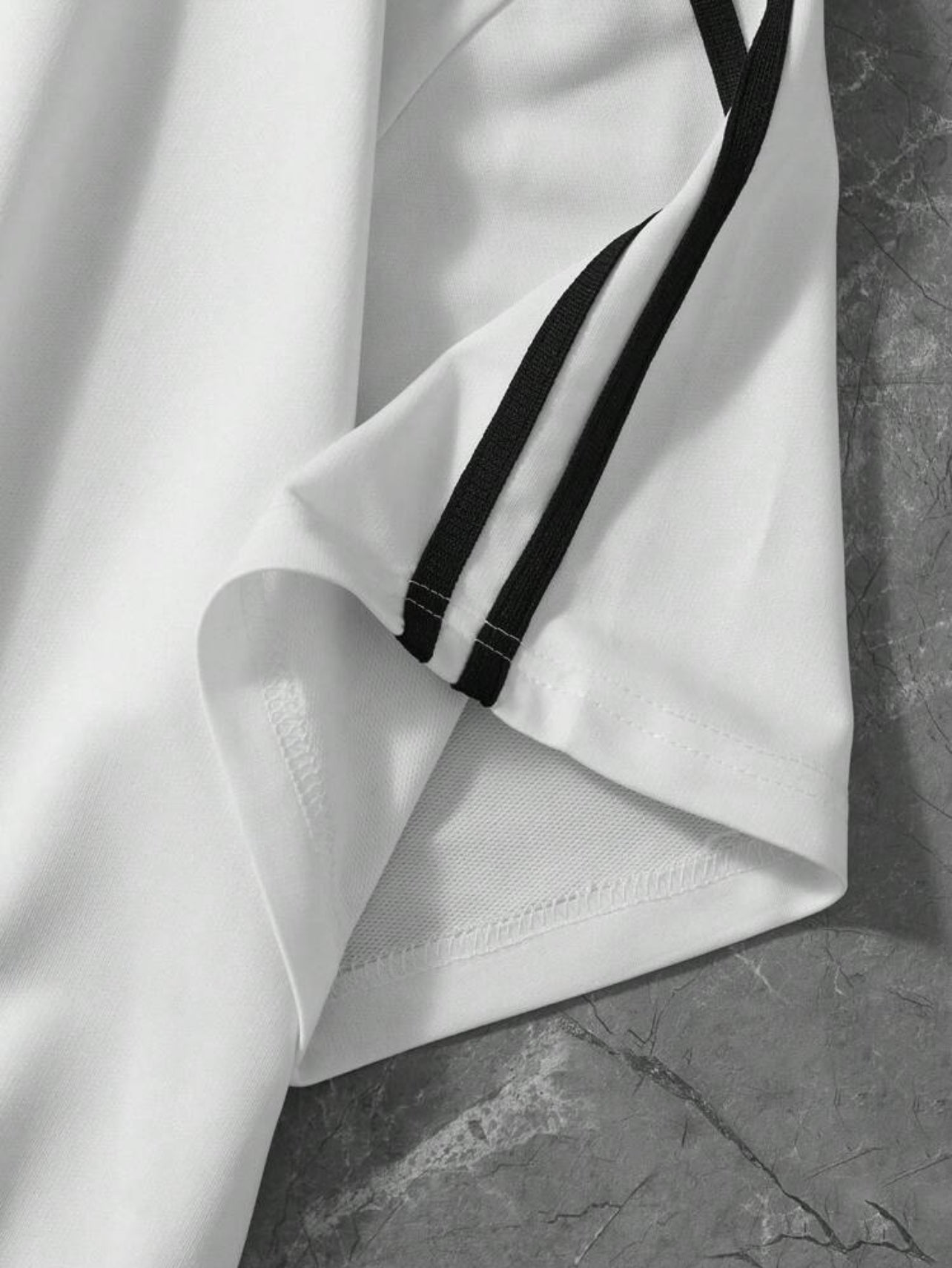 Brazilian Text & National Flag Print Short-Sleeve T-Shirt with Black Ribbon – Black & White Old Money Style