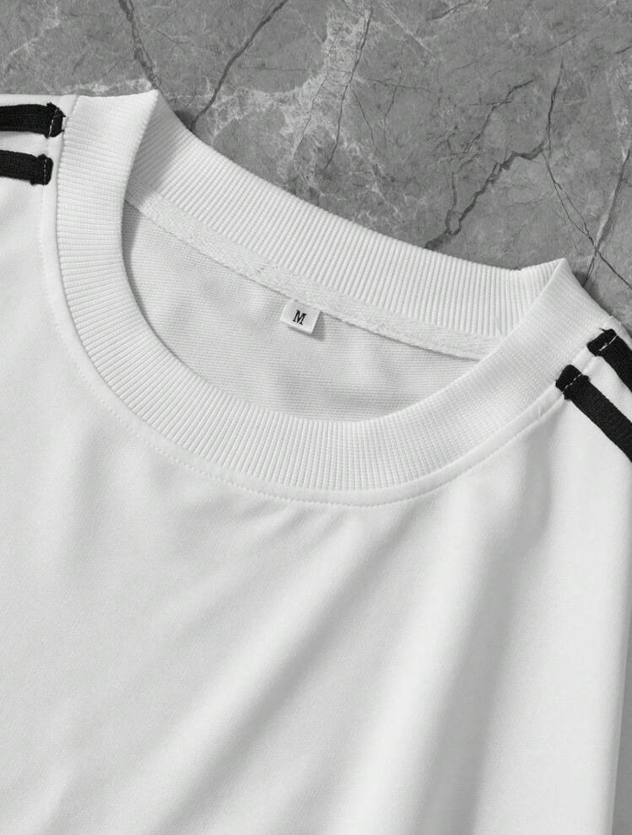 Brazilian Text & National Flag Print Short-Sleeve T-Shirt with Black Ribbon – Black & White Old Money Style